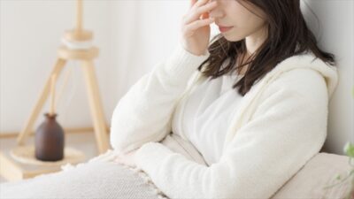 甲状腺機能低下症（橋本病）とは？だるさ・むくみ・太りやすい原因とチェックリストのアイキャッチ画像
